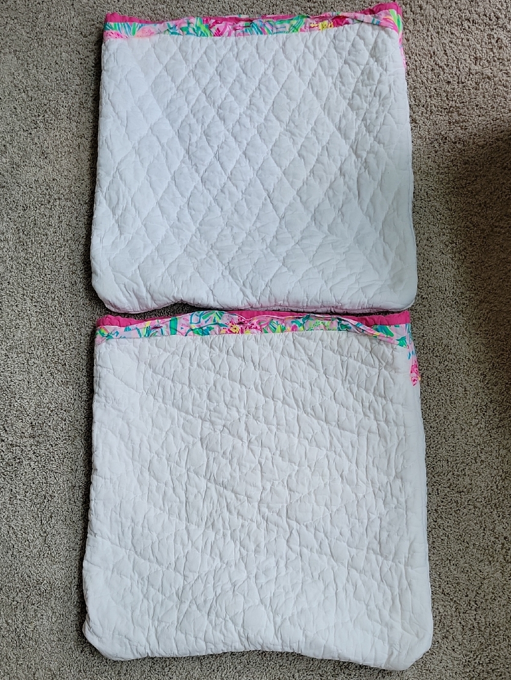 2 Lilly Pulitzer - Pottery Barn Tropical Floral Quilted Pillow Shams 26" By 26" - Picture 6 of 9